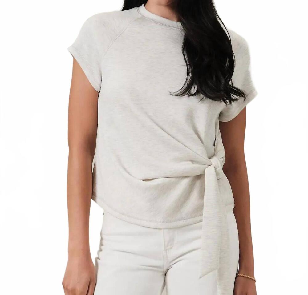 NEW GILLI knot your average tee in white